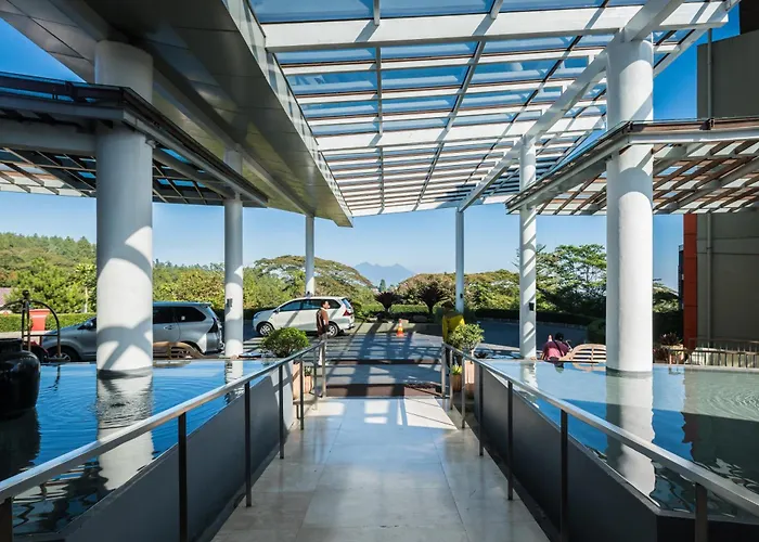 Puncak Romantic Hotels 