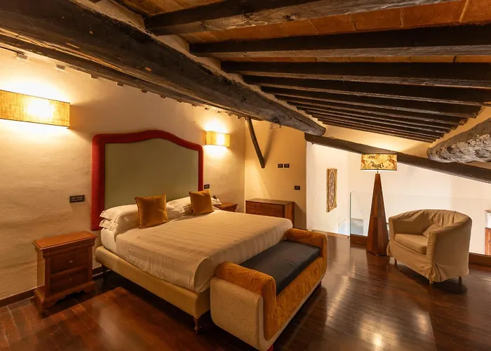 Monteriggioni Romantic Hotels 